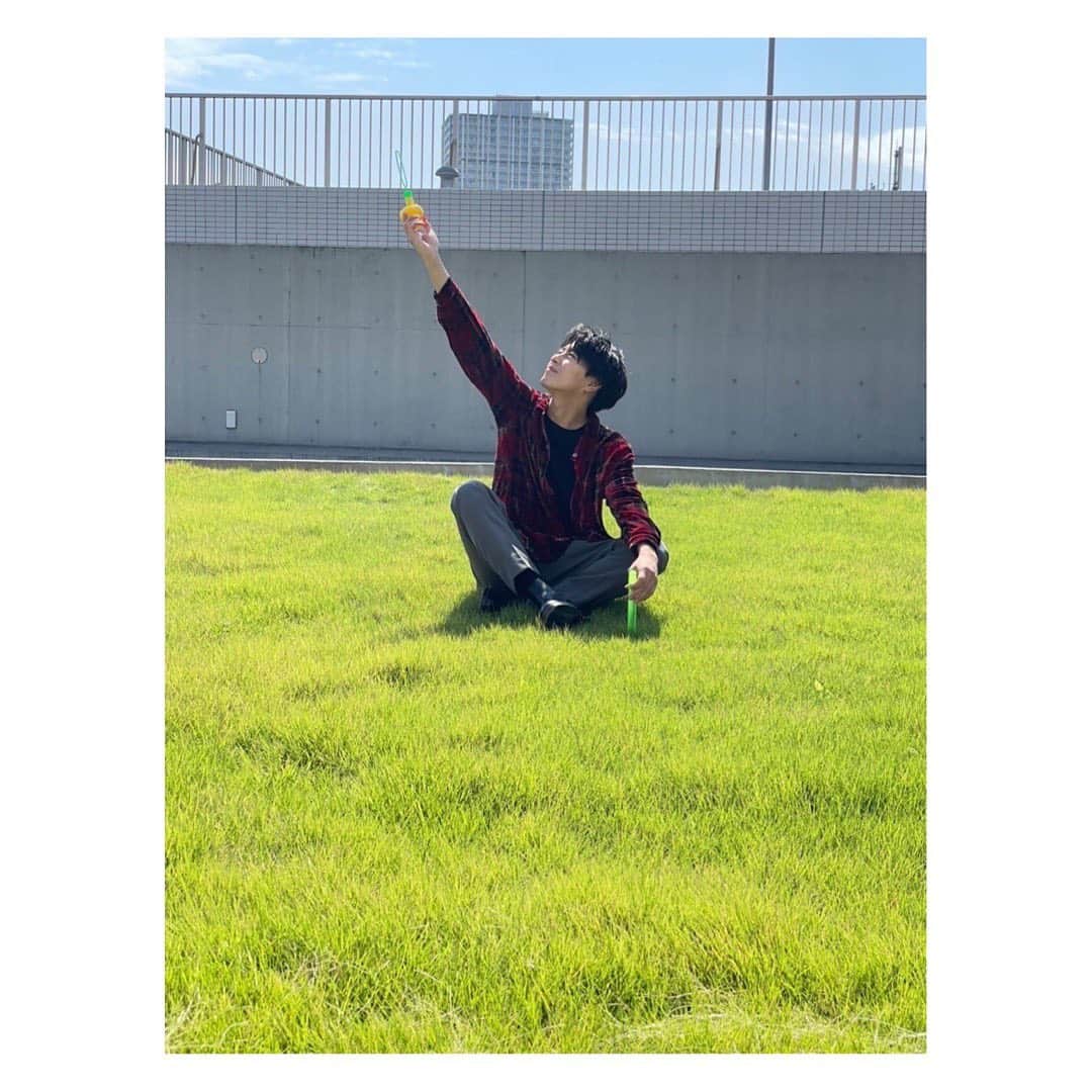 猪野広樹のインスタグラム：「今日はオフデー。　天気良し！  既に「ペルソナ5」稽古に勤しんでます！  楽しんでもらえるよう…！  そして今週の金曜日20時から「いののおふ」　ホットジンジャー片手にぜひ！ イノリマスの内容も固まってきた！　楽しんでもらえるはず…！！　  12月25日！！こちらも是非…！！」