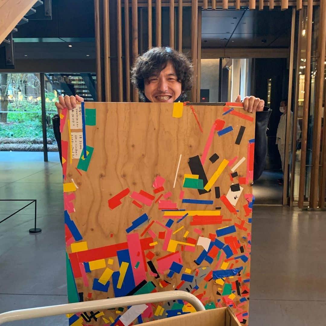 小林尊のインスタグラム：「A Million words from this smile and a table. Thank you @rosefarmkeiji for two years. 🌹🚲🤘 #PedalPetals #Sundayrosemarket  スマイルとテーブルに染み込む二年間  Wabaraさん ありがとう  #pedalpetals #pedalpetalssundayrosemarket」