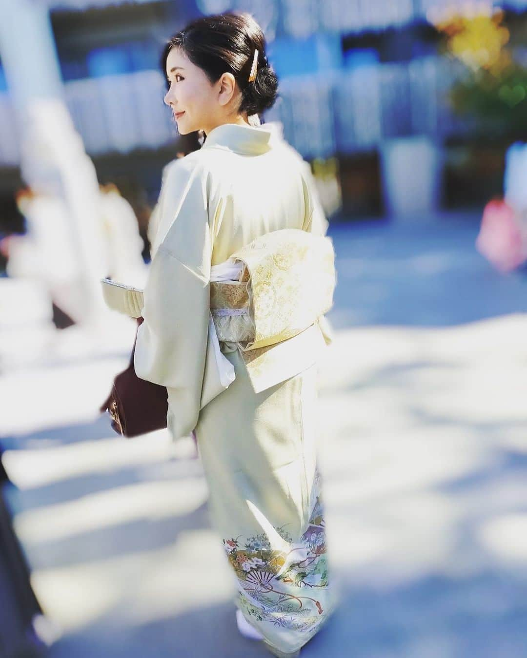 沖田杏梨さんのインスタグラム写真 - (沖田杏梨Instagram)「Kimono 👘✨ for formal celebration.  行事の為にひさしぶりに着物を着ました。 鶯色👘✨  #kimono」11月16日 17時17分 - anri_okita