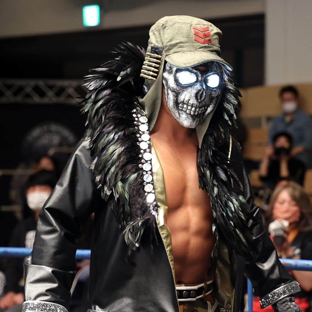 石森太二のインスタグラム：「New over mask☠️  #njbosj #njpw #bulletclub #bonesoldierclub #taijiishimori」