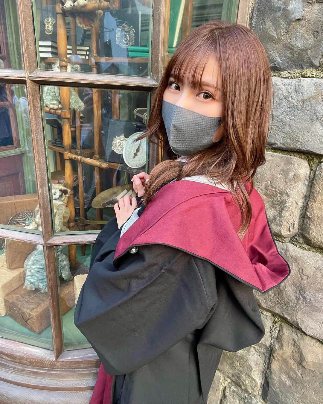 プラネットオシリスさんのインスタグラム写真 - (プラネットオシリスInstagram)「. 🧙‍♂️🪄 . . #グリフィンドール#ハリーポッター#ユニバ#usjコーデ」11月16日 19時28分 - planet_osiris