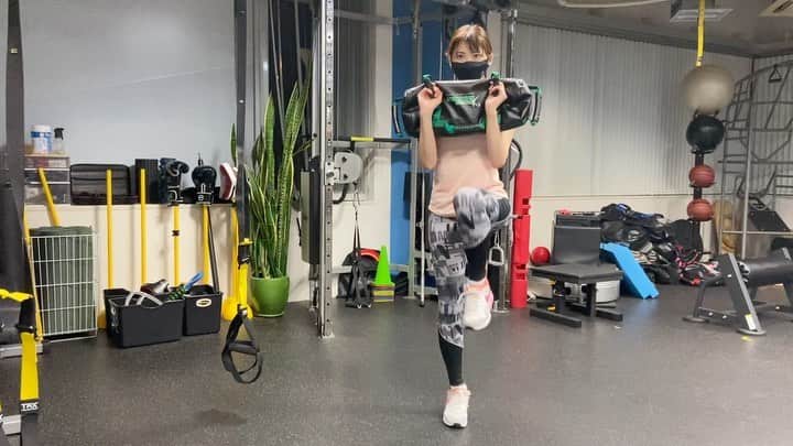 のインスタグラム：「久々のトレーニングは無理せずに🙋‍♀️✨  健康維持のために無理せずにね！✨ 頑張りしょ〜！！  #筋トレ #プロテイン #トレーニング #ナイキ ＃アディダス #筋トレ女子」