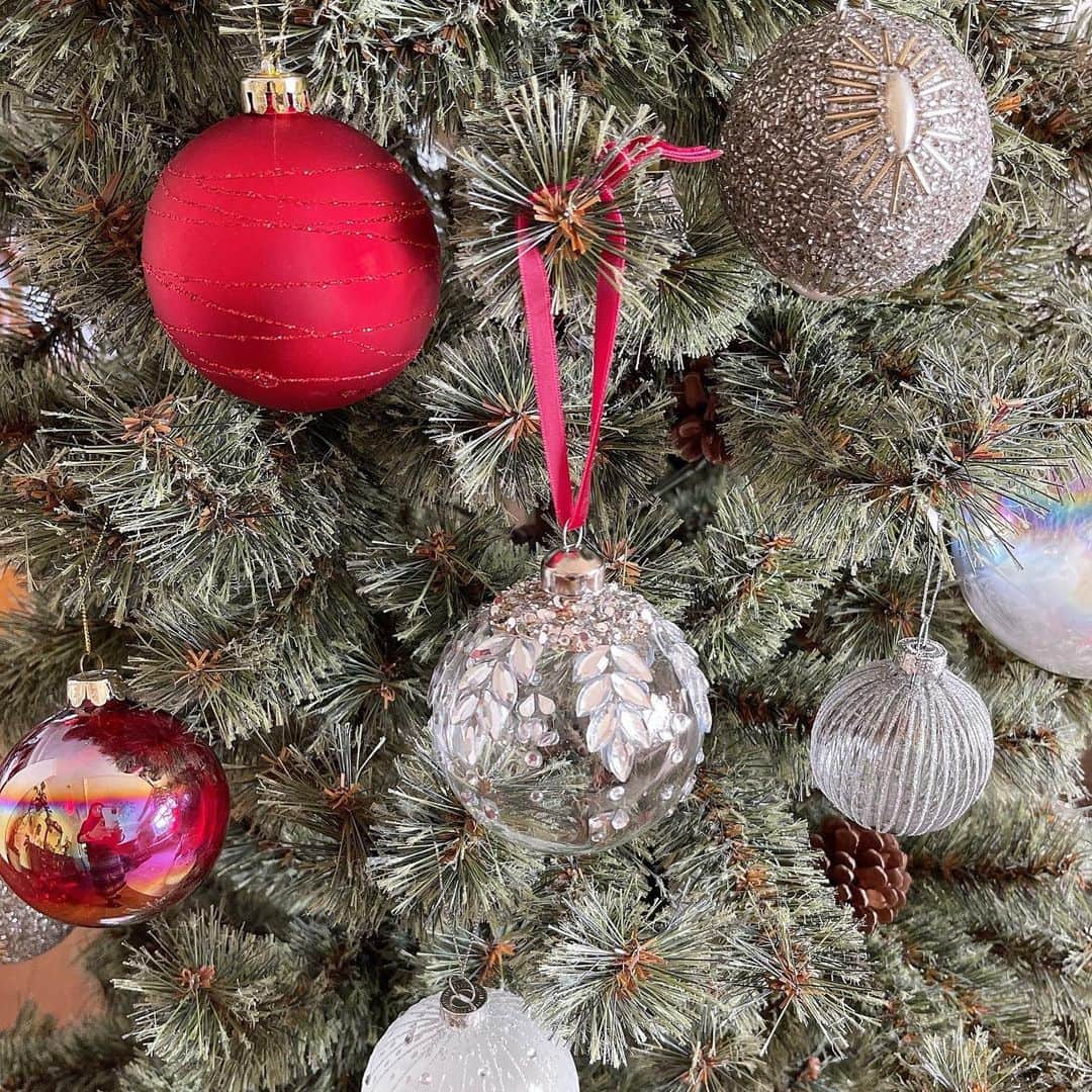 水谷雅子さんのインスタグラム写真 - (水谷雅子Instagram)「ZARAホームで可愛いクリスマスオーナメント買いましたよ。✨✨ #クリスマスオーナメント  #zarahome #キラキラ#クリスマス #クリスマスツリー #クリスマスツリー飾り付け」11月16日 21時04分 - mizutanimasako