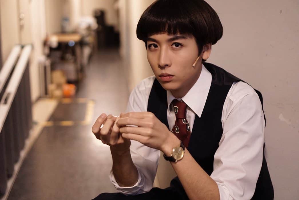 池岡亮介さんのインスタグラム写真 - (池岡亮介Instagram)「ミュージカル『魍魎の匣』終幕。  #ささくれと向き合ってたら #小西遼生さんにパシャリと」11月16日 21時29分 - ikeoka_ryosuke