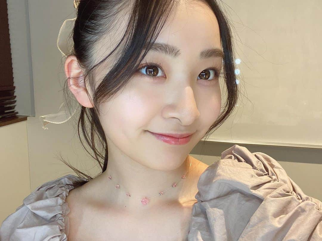 杏ジュリアさんのインスタグラム写真 - (杏ジュリアInstagram)「ド・あっぷ🤭🤭  明日はいよいよ“AYAKARNIVAL 2021”です❣️ 憧れの武道館ドキドキしますね~ オープニングアクトの特別ユニット、 れにちゃん💜とひよりん💚の “らんち♡たいむ”もワクワクドキドキMAX💓  全力で頑張りま~す💪💪  当日券＆配信もあるので、 この日だけの特別ユニット観てね😆  #AYAKARNIVAL2021  #日本武道館 #佐々木彩夏 さん　#高城れに さん #らんち♡たいむ #ビックリボン　#ribbon #似合ってますか⁇ #ひよりん　#ジュリア #とき宣　#Julia #아이돌　#리본　#idol #thankyouforfollowing」11月16日 21時54分 - julia_an_official