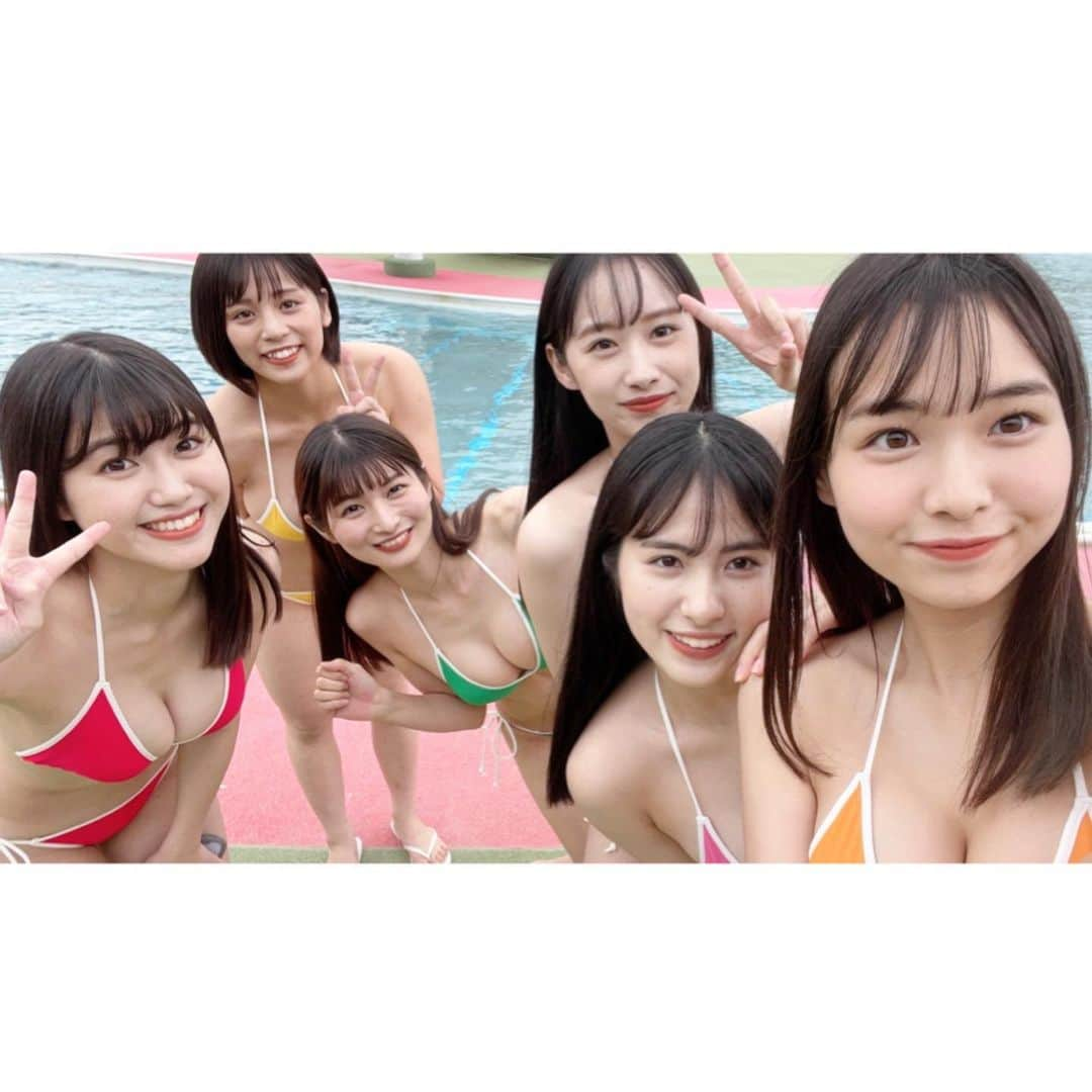 大島璃乃さんのインスタグラム写真 - (大島璃乃Instagram)「おしらせ🔔👙  月刊ヤングマガジン第12号 今週木曜11/18日(木)発売🎊🎊🎊  表紙＆巻頭にミスマガジン2021メンバー が掲載されます！！ そして付録には！ミスマガジン2021メンバー 両面クリアファイル❤️💛🧡💙💚💗  巻末はミスマガジン2020 グランプリの新井 遥さん✨💓 10/6に発売された新井遥さん1st写真集 Far away とても素敵でした😍✨ ミスマガジン先輩方の写真を見てたくさん勉強します！！  そしてそして！ヤンマガWebで配信中 ソロ写真💚無料版10枚&有料版500円25枚💚 ミスマガのアソビバ！もお忘れなく😉」11月16日 23時00分 - oisland_rino25