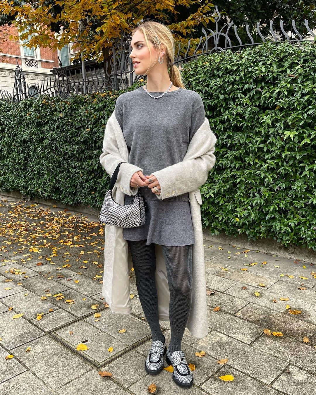 キアラ・フェラーニさんのインスタグラム写真 - (キアラ・フェラーニInstagram)「All in grey today 🤍 Wearing the warmest tights from @calzedonia for this cold weather in Milan 🥰 #ChiaraWearsCalzedonia #Calzedonia #adv」11月16日 23時04分 - chiaraferragni