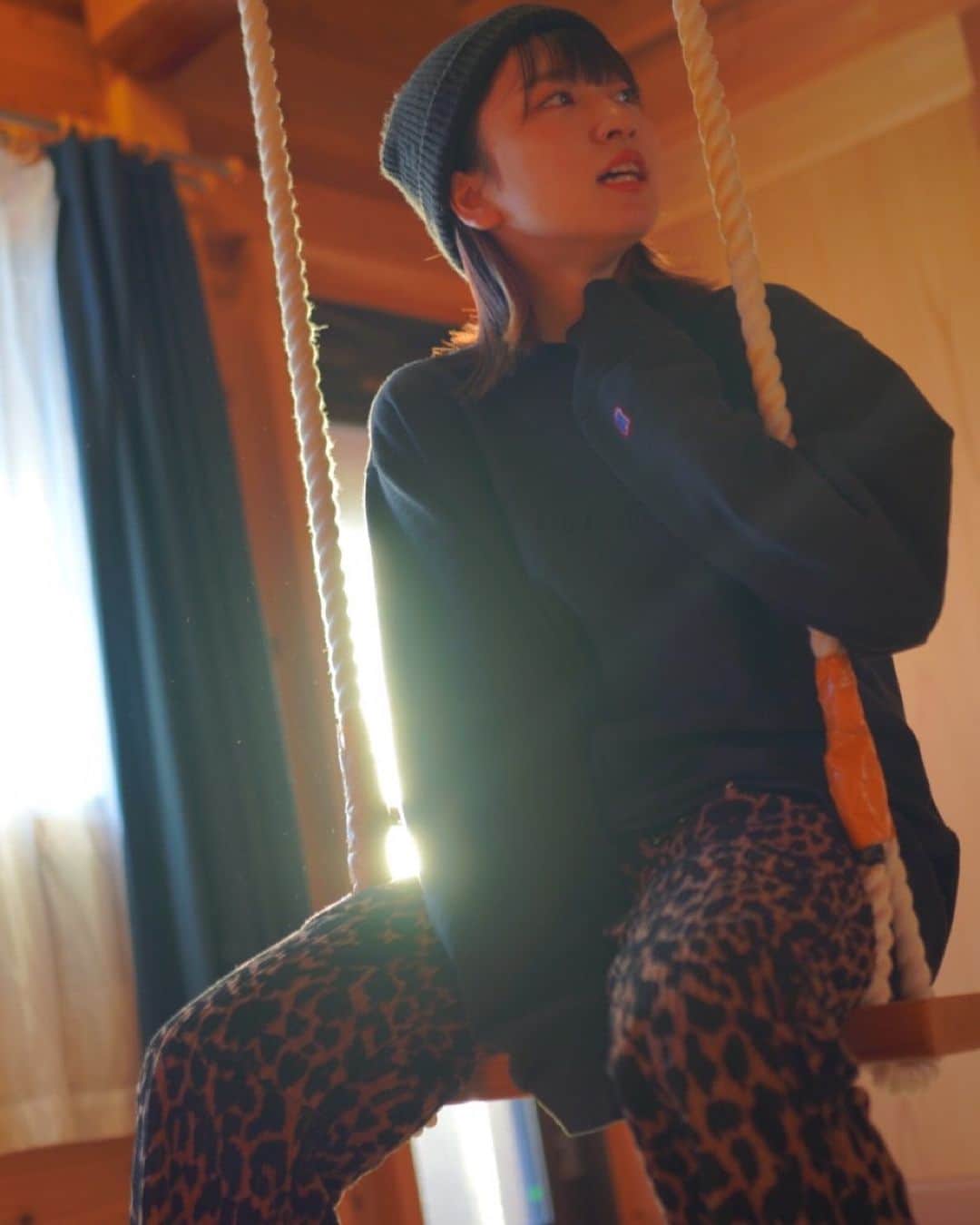 にこのインスタグラム：「お兄ちゃんの家にブランコついてた😳 久しぶりに家族全員で集まれて 幸せでした🙆🏻‍♀️」