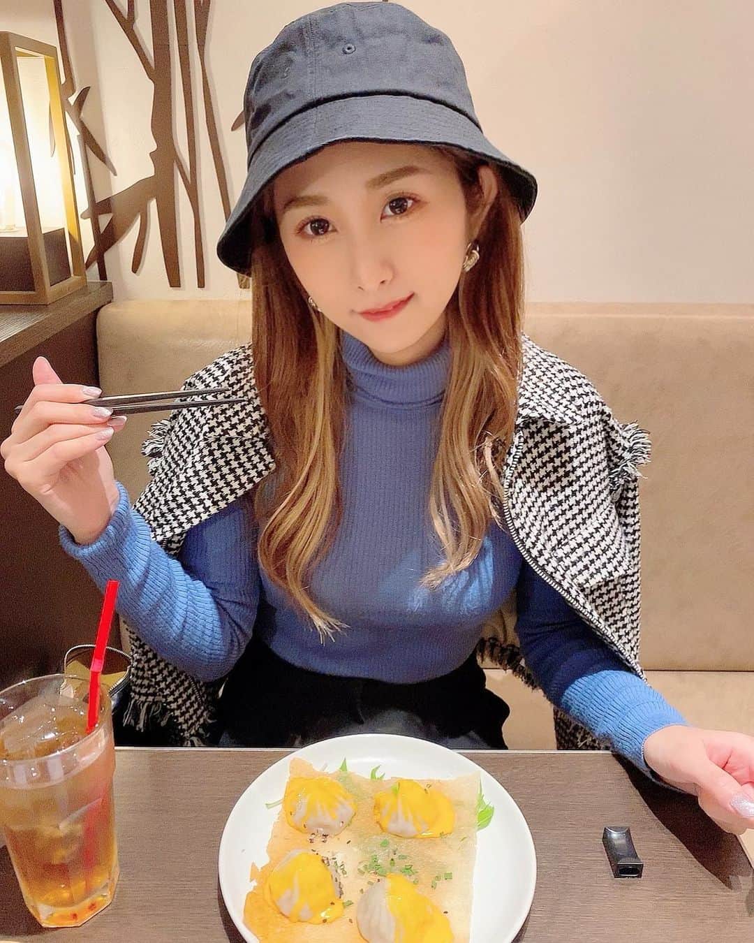 のインスタグラム：「チーズ小籠包🧀 ⁡ おいしいもの食べるの幸せ〜🥺💋 ⁡ #小籠包 #グルメ #グルメ女子  #xiaolongbao #チーズ #チーズ好き」
