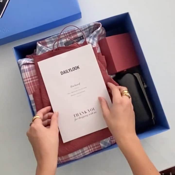 のインスタグラム：「💙On its way to your door step💙 just one click away!」