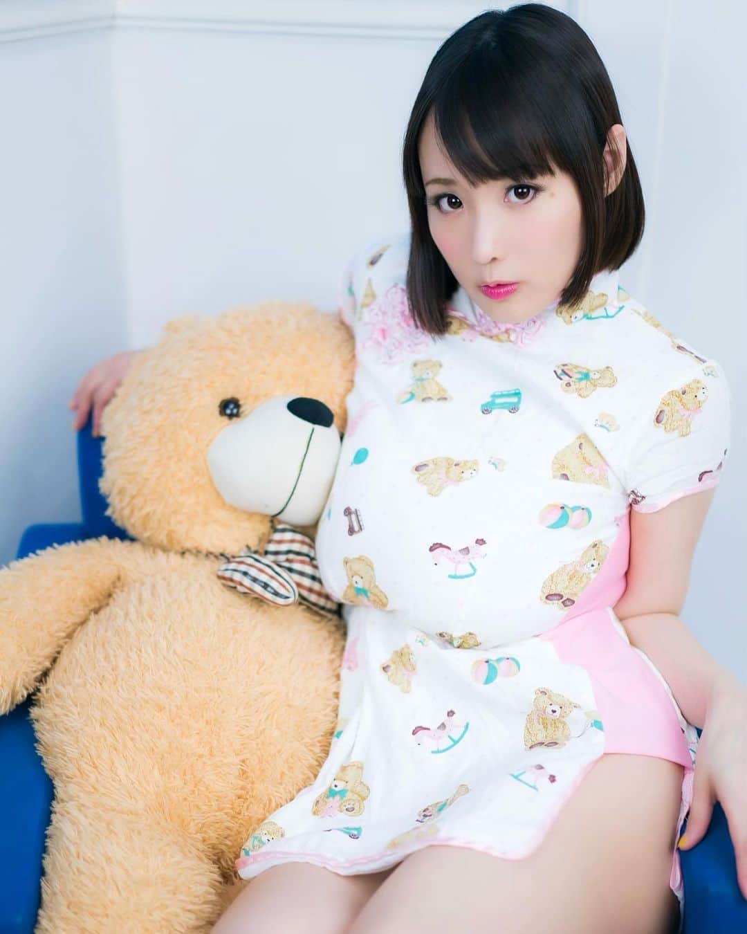 澁谷果歩さんのインスタグラム写真 - (澁谷果歩Instagram)「Teddy bear qipao! How cute🧸💓  思ったよりサイズ小さかったです(｀・ω・´)」11月17日 8時18分 - shibukaho