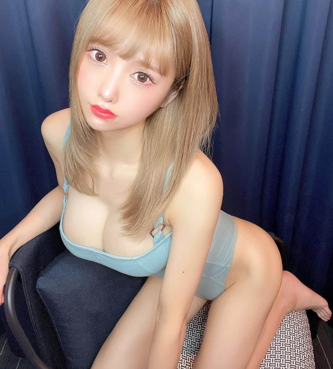 佐崎きさきのインスタグラム：「. . . . 皆様おはようございます。 . 日頃から見る鏡が綺麗だと心地よいですよね。 . 人の心もさまざまなものを映す鏡です。 . あなたの心に曇りなく . 清く美しい心で在りますように。 . .  #腹筋 #肌肉 #腹肌 #照片 #性感內衣  #性感睡衣 #減脂 #training #gym  #gymlife #gymmotivation #muscle  #abs  #fitness #fitnessgirl  #トレーニング #腹筋女子  #운동 #사진 #미용」