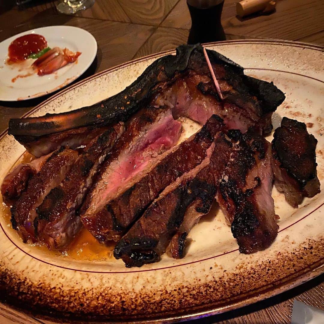 麻美さんのインスタグラム写真 - (麻美Instagram)「恵比寿ガーデンプレイス前の素敵なロケーション💓 ． 肉好きにはたまらんお店 ． #肉好き #steak #peterluger」11月17日 19時33分 - mami0s