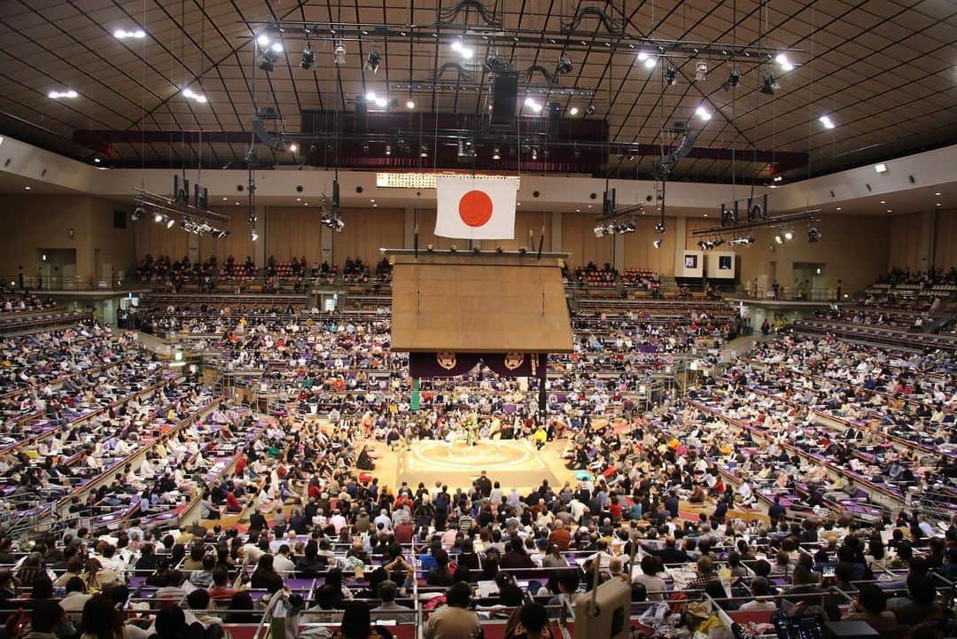日本相撲協会さんのインスタグラム写真 - (日本相撲協会Instagram)「令和三年 九州場所四日目 2年ぶりの九州場所が始まりましたね。  会場の福岡国際センターでは、多くの売店が集結しております。  @sumokyokai  #大相撲 #sumo #相撲 #力士 #お相撲さん #japanphoto #sumowrestlers #japanculture  #十一月場所 #11月場所 #九州場所 #福岡 #照ノ富士 #ポケモン #ピカチュウ」11月17日 11時39分 - sumokyokai