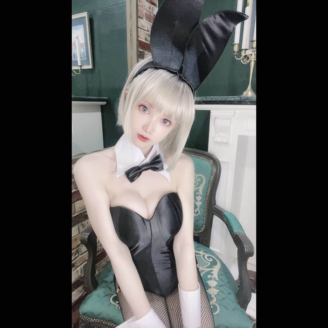 赤木クロのインスタグラム：「お昼バニー🐰 #anime #animegirl #animejapan #animeworld #japan #japanesegirl #日本 #サブカル #漫画 #comic #cos #cosplay #cosplayer #cosplaygirl #cosplayers #コスプレ #コスプレイヤー  #gravure  #lingerie  #일본여자 #코스프레 #그라비아 #角色扮演 #バニーガール　#bunnygirl」