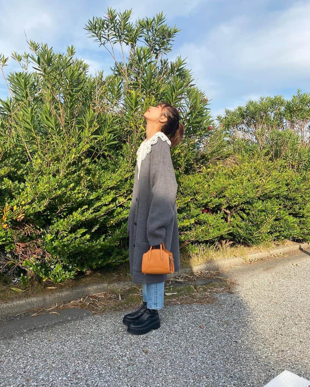近藤千尋さんのインスタグラム写真 - (近藤千尋Instagram)「いつかの私服❤️  相変わらずちっちゃいカバンを 収集しちゃう癖がある。笑 @loropianaofficial  のもの…😍😍  #LoroPianaSesiaBag  #SomewhereInLoroPiana @loropianaofficial」11月17日 16時09分 - chipichan.1215
