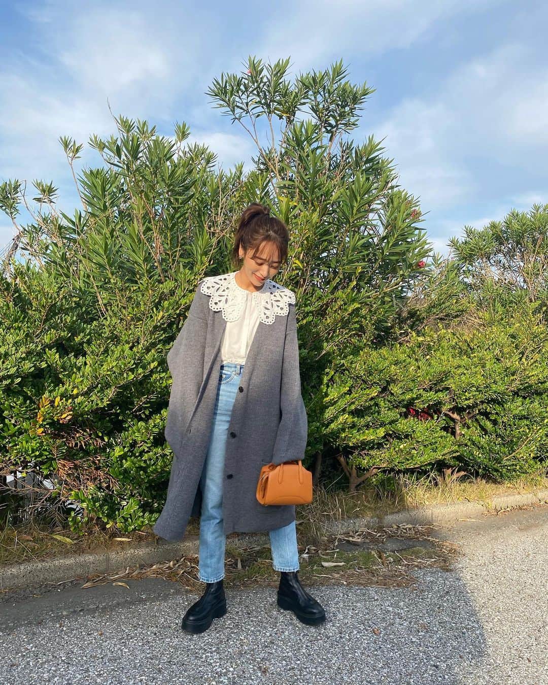 近藤千尋のインスタグラム：「いつかの私服❤️  相変わらずちっちゃいカバンを 収集しちゃう癖がある。笑 @loropianaofficial  のもの…😍😍  #LoroPianaSesiaBag  #SomewhereInLoroPiana @loropianaofficial」