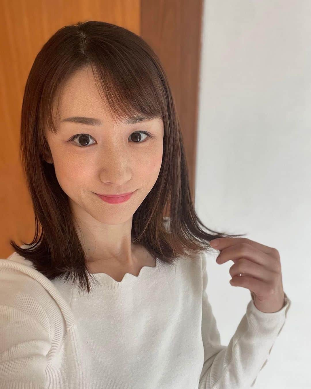 堂真理子さんのインスタグラム写真 - (堂真理子Instagram)「昨日、ようやく髪を切って整えることが出来ました〜✂️✨ すっきりさっぱりしました😊   #美容院   #ヘアカット  #堂真理子 #テレビ朝日 #アナウンサー」11月17日 17時32分 - mariko_do