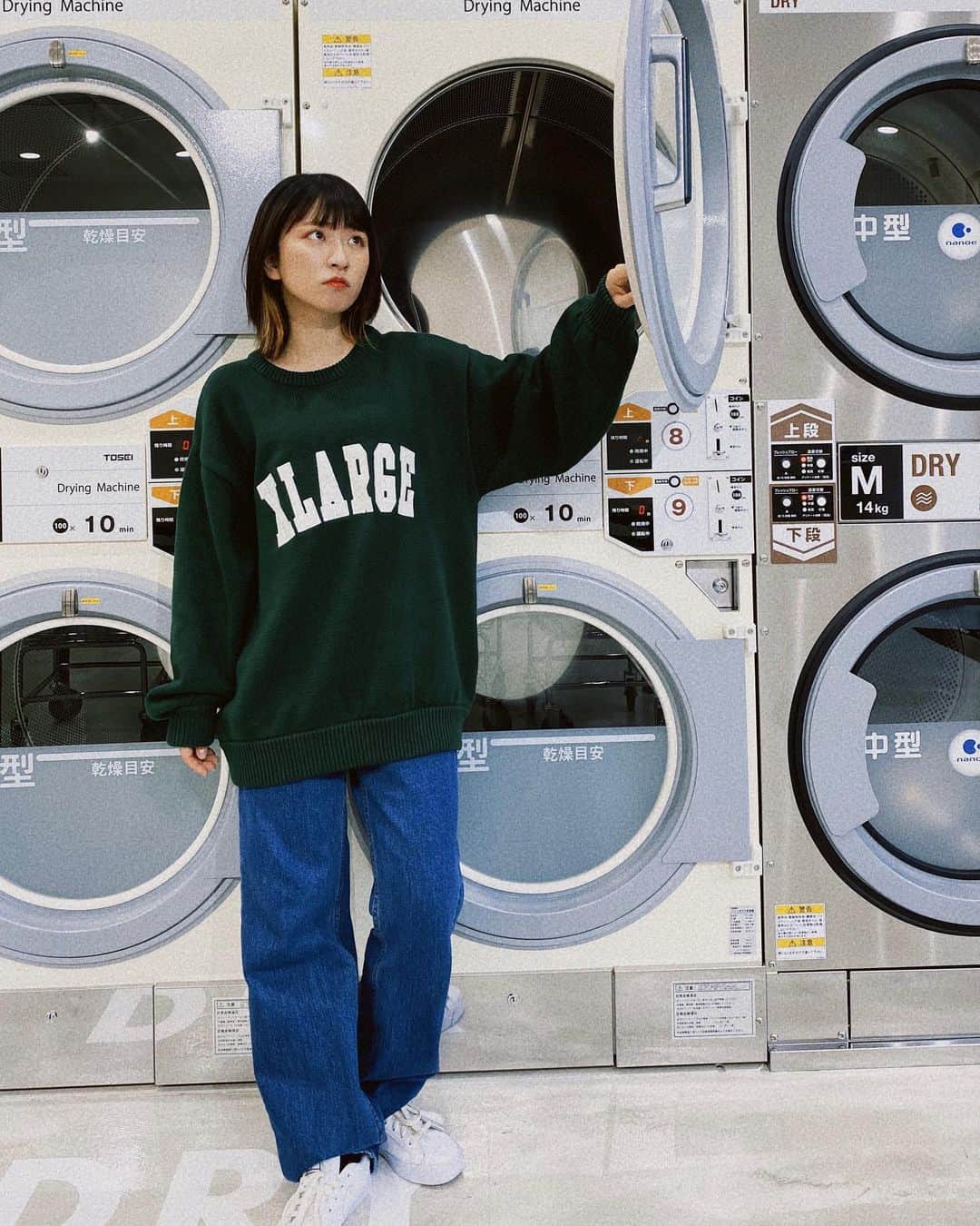 にこのインスタグラム：「おきにの服は色ちで買っちゃうワシ絶対ギャル」