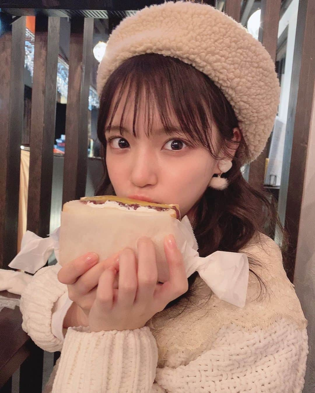 岩田陽菜さんのインスタグラム写真 - (岩田陽菜Instagram)「おいも。あずき。ほいっぷ。🍠 ⁡ ⁡ ⁡ #カフェ#広島カフェ#広島#秋スイーツ#ヘイワ食堂#retro#レトロ#芋#お芋#サンドイッチ#生クリーム#あずき#Cafe#カフェ巡り#広島カフェ巡り」11月17日 18時08分 - hina_naso_stu48