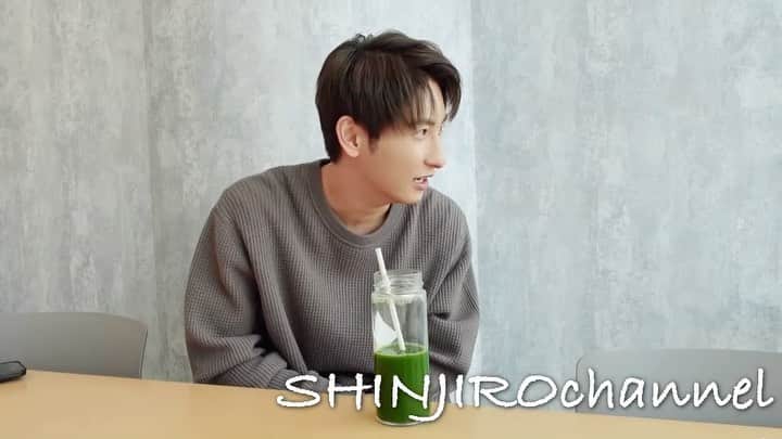 與真司郎のインスタグラム：「OPENREC  SHINJIROchannel更新しました✨  「体から野菜がはえてきたらどうしよう。笑」 (21:00〜公開予定)  ぜひチェックしてください👍  #與真司郎 #SHINJIROATAE #カトシバメセン #野菜に積極的」