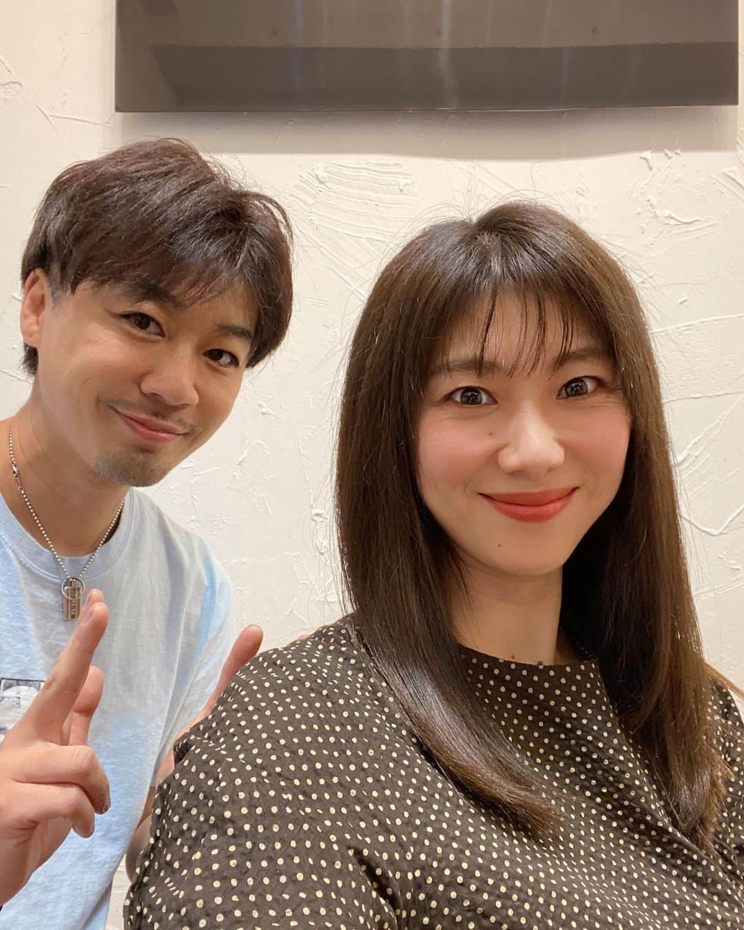 潮田玲子さんのインスタグラム写真 - (潮田玲子Instagram)「今日は髪質改善サロン @accomplish_salon へ行ってきました〜🥰🥰💕 3回目！ しっとりサラサラ嬉しい嬉しい🤣💓 髪質もだいぶ良くなってきましたよ〜✌️テンションあがる⤴️🤣 ３週間に一度のケアまだまだ続けます🙆‍♀️☝️ @accomplish_yu さんありがとうございました🙇‍♀️🙋‍♀️🙏  WプラチナR.Hasトリートメントカラー  #髪質改善#アールハス#アコンプリッシュ#accomplish代官山#ヒト幹細胞#水素トリートメント」11月17日 21時52分 - reikoshiota_official