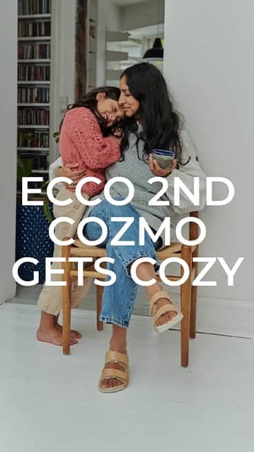 エコーのインスタグラム：「“Our happiness is really linked to our home”  To celebrate the launch of our cozy new limited-edition ECCO 2ND COZMO collection, we spoke to slow fashion designer and hygge enthusiast, Sadaf (@atelier_sardin) to talk all things home, #hygge and happiness.  - #MovesLikeYou」