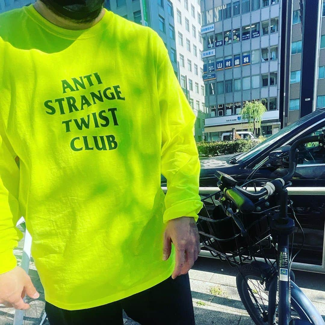 strangetwistのインスタグラム：「🤣🤣🤣🤣    ANTI STRANGE   TWIST   CLUB 🔥🔥🔥🔥  #StrangeTwist」