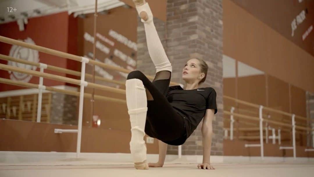 のインスタグラム：「КАК ВОСПИТАТЬ ЧЕМПИОНА 🏆   этот фильм не обо мне  этот фильм о моей маме @donskova_olga   и моем первом тренере @matrosovaa69   о начале пути в гимнастике  спасибо создателям   #художественнаягимнастика  #rhythmicgymnastics  #каквоспитатьчемпиона」