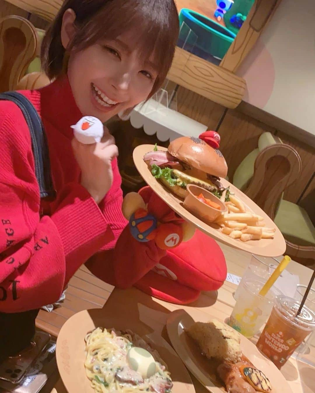 桃乃木かなさんのインスタグラム写真 - (桃乃木かなInstagram)「ユニバのキノピオカフェに行ってきたよ〜🍄 見た目もだけど味も力が入ってて美味しかった😚🍴  #usj #キノピオカフェ」11月18日 13時41分 - kana_momonogi