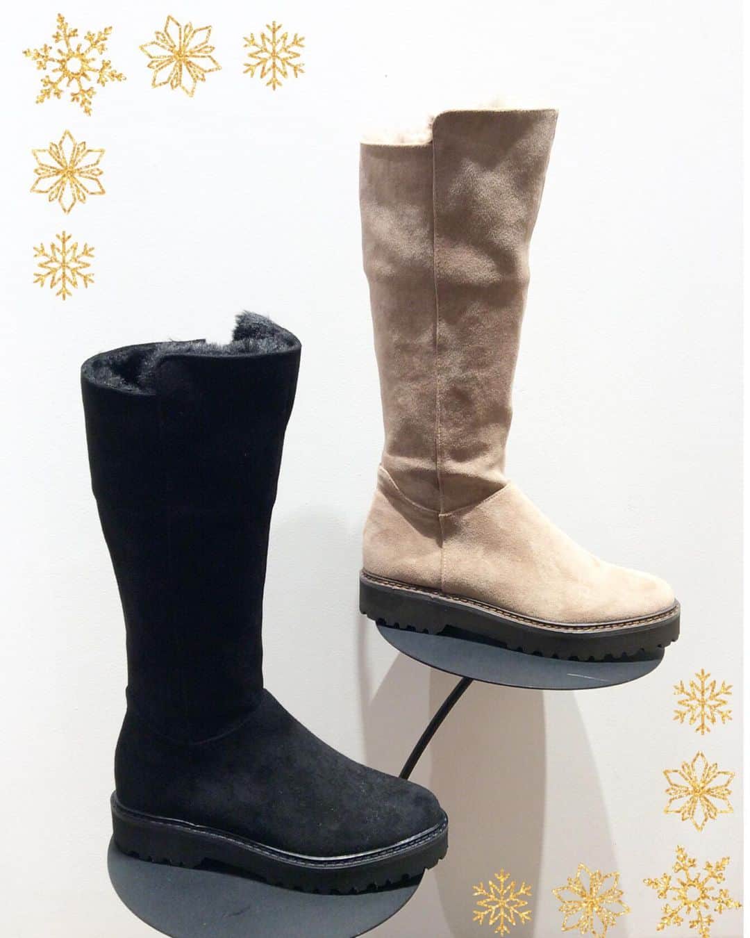 のインスタグラム：「. Bonjour 👯 朝晩はすごく冷えるようになりましたね❄️ お店では新作ブーツが続々と入荷しています👢💕 . 内側ファーが暖かなロングブーツ🐏 フラットソール＆ふわっふわインソールで、長時間でも疲れにくいです👣 内側ファスナーで着脱も楽々◎ スカート合わせでもパンツをインしても😍 シンプルなデザインで合わせやすいアイテムです🎶 . price： ¥8,690税込 color：Blackスエード/Beigeスエード size：S、M、L、LL heel：3㎝ 筒周り：35㎝ . . #jemappelecanade#ジュマペルカナデ #joinus#ジョイナス横浜 #足元倶楽部 #靴好きな人と繋がりたい  #2021autumnwinter  #2021秋の新作ブーツ #ロングブーツ  #カジュアルブーツ #あったかブーツ #ファーブーツ #ゆるロングブーツ」