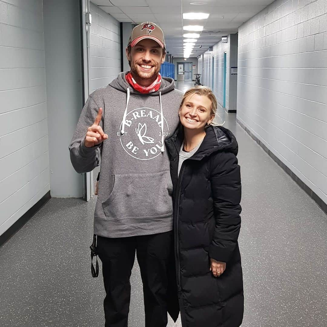 マイケル・マリナロのインスタグラム：「1 week until redemption at Rostelecom Cup💪 Check out @breaalbeyouthebrand 🤘 5% donated to mental health. #skatecanada #skating #pairskating #teamcanada #iceskating #isu #jacksonfamily #worldfigure #gpfigure2021 #gpfigure」