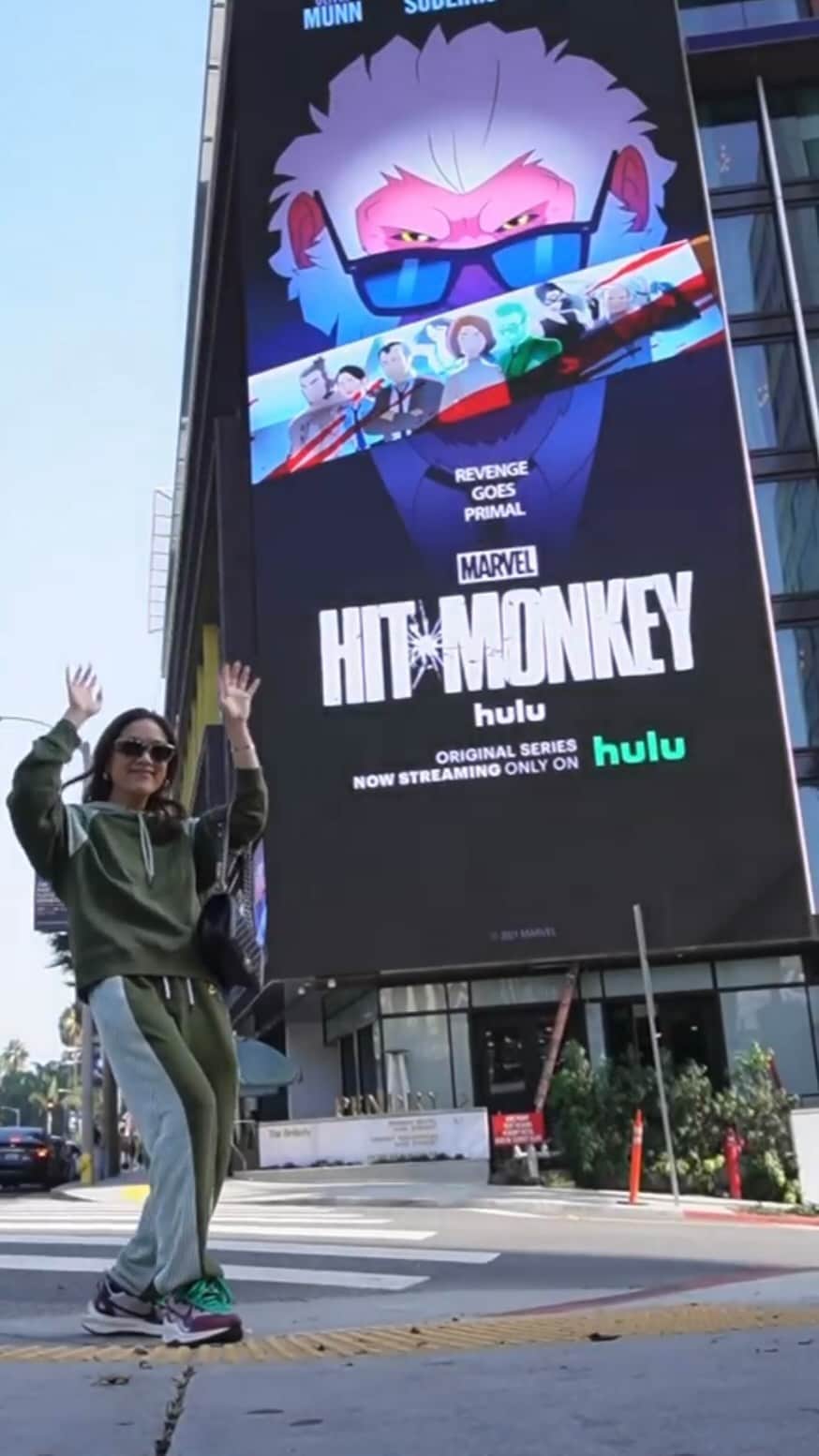 のインスタグラム：「Marvel’s Hit-Monkey is OUT NOW on @hulu!! Our animated mugs are on the side of a building. Go stream this bloody-goretastic, hilarious and emotionally  irreverant show from the badass minds of @joshuadgordon @gansettandtrout. ⁣ ⁣ Vid x @nobi2go  ⁣ Wearing my fav @serenawilliams x @nike set 💥」