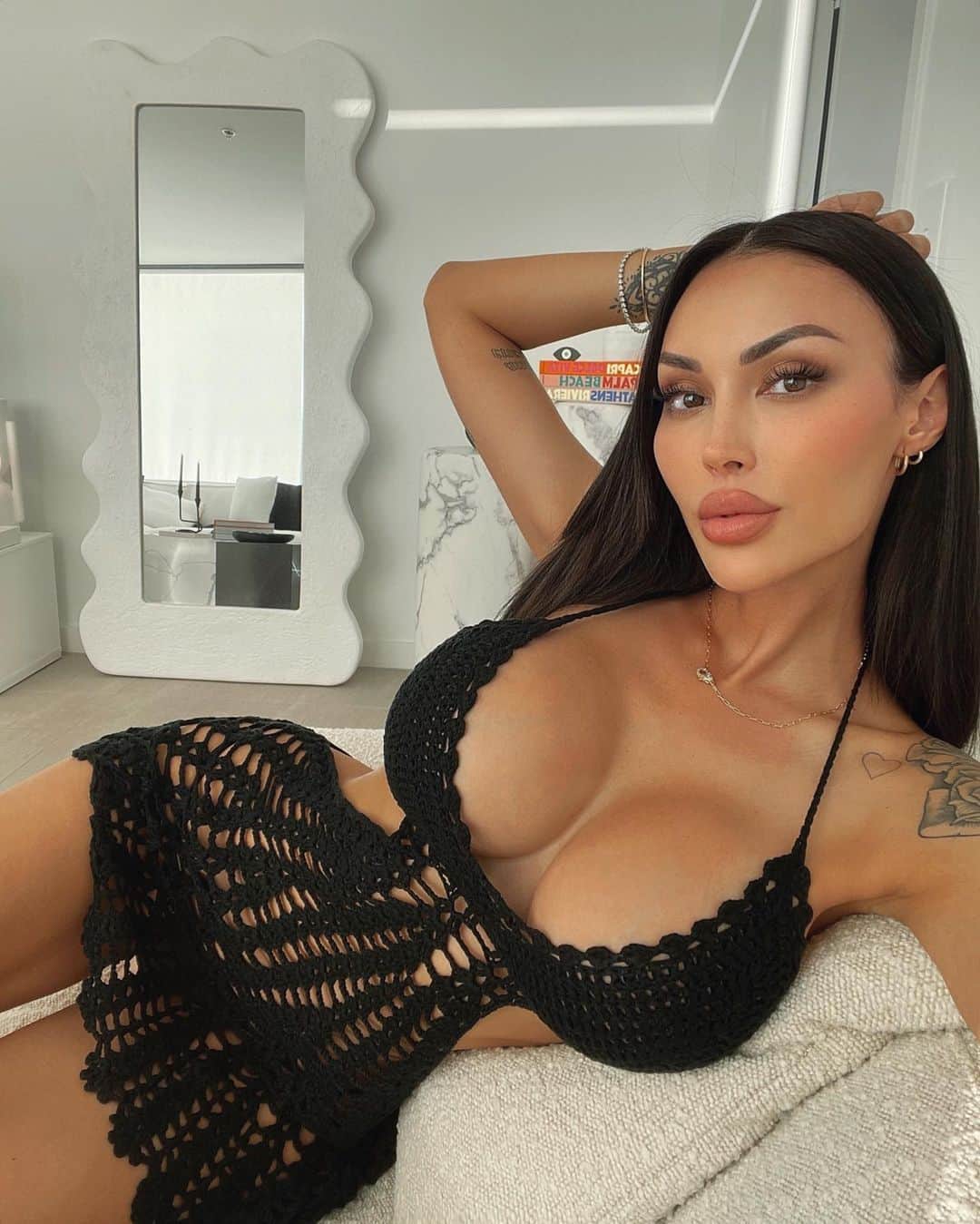 ANNELESE MILTONのインスタグラム：「The most underrated form of intimacy is telling the truth 🤍」