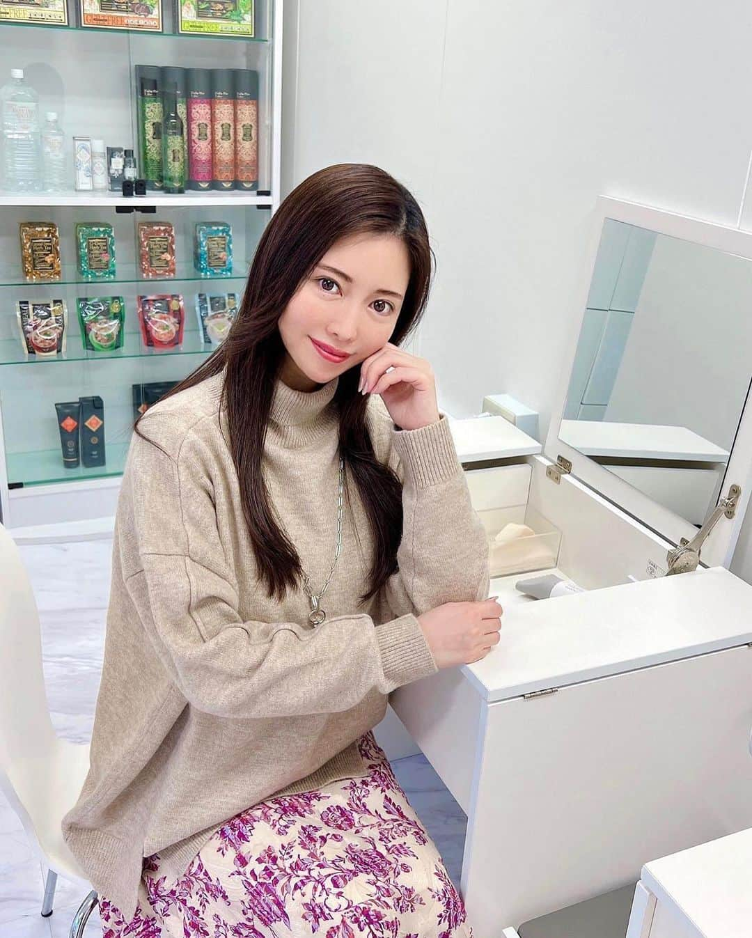 さわいえりさんのインスタグラム写真 - (さわいえりInstagram)「銀座のエステサロンへ 《THE SEVEN BEAUTY MAINTENANCE》  痩身マシンでお尻をリフトアップする #マグスリム 4回目🍑  寝ながら筋肉運動でトレーニング出来ちゃう、 寝てるだけで綺麗になれるマシン🏋🏼‍♀️  桃尻にしたくて鍛えてるから、マシンも併用してるよ♪  マグスリムは、筋肉増強と脂肪燃焼にアプローチ出来るから鍛えたい私にはもってこいのマシン！  出力高めでいい感じの刺激⚡️♡ いつも途中で寝ちゃう…  いつもありがとうございます🌿  💒@the.seven.beauty.maintenance  東京都中央区銀座７－６－２ 石井ビル５F ・ ・ ・ ・ ・ ・ ・ #マグスリム#痩身スカルプト#銀座痩身専門店#美容#エステ#痩身エステ#綺麗#綺麗になりたい#美容女子#銀座 #ザセブンビューティーメンテナンス#メンテナンス #thesevenbeautymaintenance#ダイエット#美尻#美脚」12月3日 0時19分 - beauty_eri7