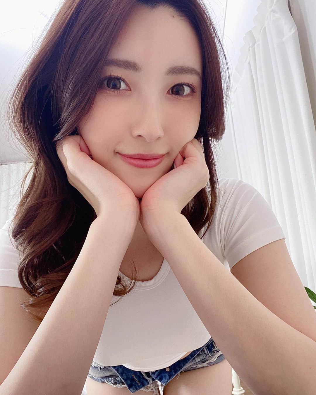 森沢かなのインスタグラム：「12月もよろしくね🎅🎄🎁✨」