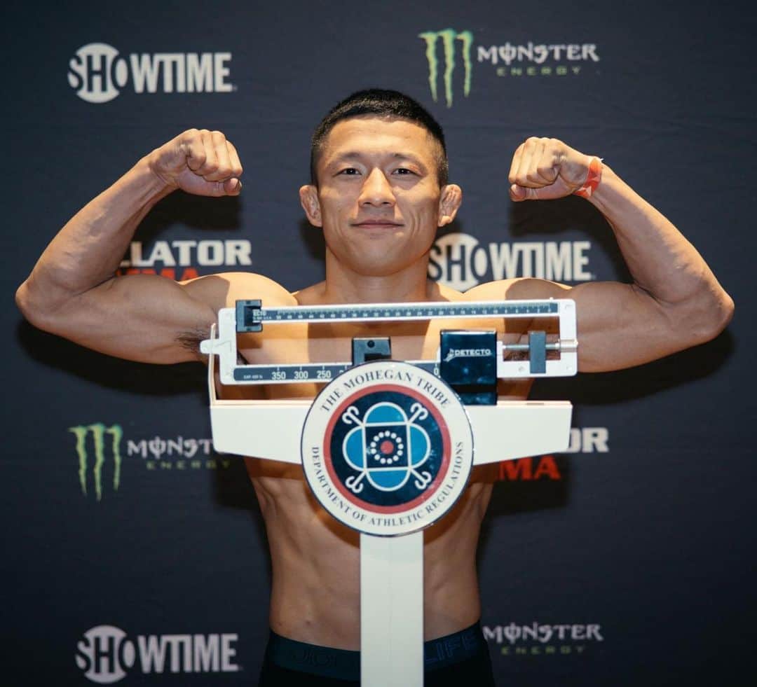 堀口恭司のインスタグラム：「計量クリア！！明日はやったります！ @bellatormma #bellator272」
