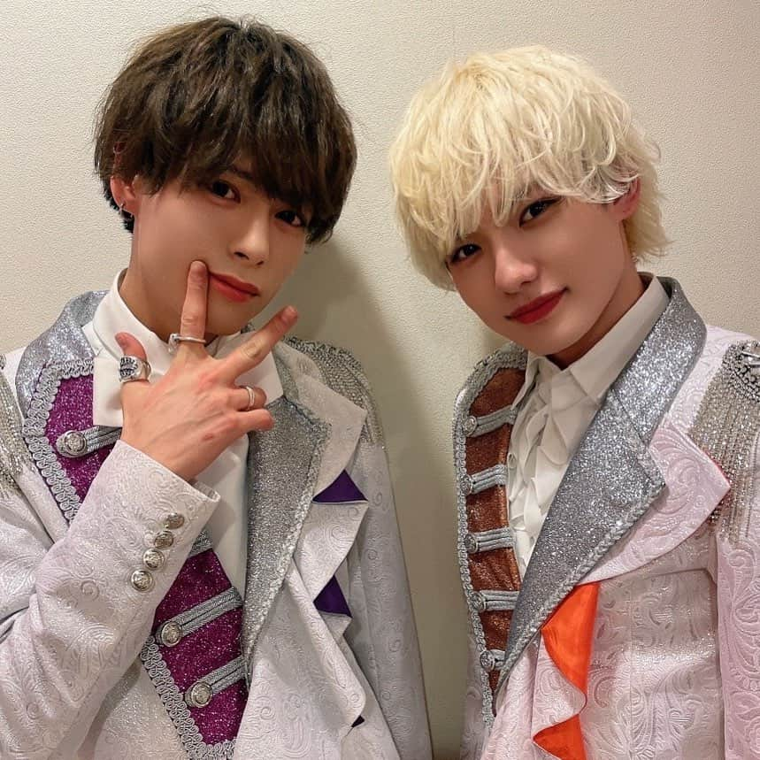 藤堂伊月さんのインスタグラム写真 - (藤堂伊月Instagram)「💜四天王🧡」11月18日 23時11分 - 7min_itsuki