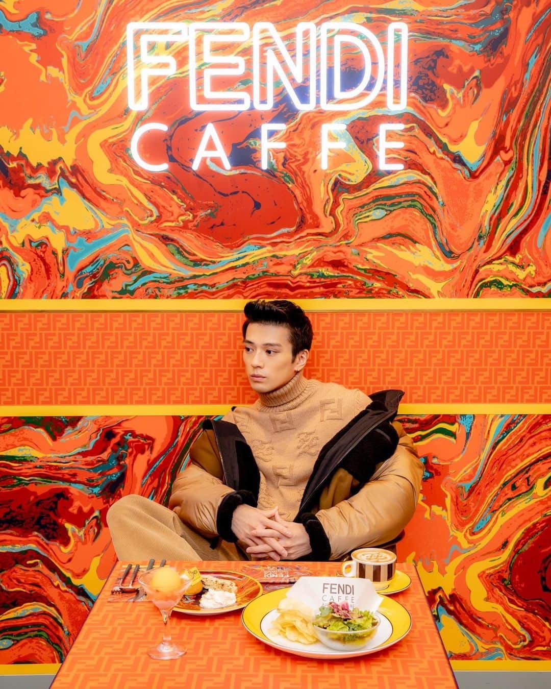 新田真剣佑のインスタグラム：「#fendi  FENDI CAFFE  Open from 11.19  #fendicafe #anniversairecafe #FendiHoliday #FendiGifts」