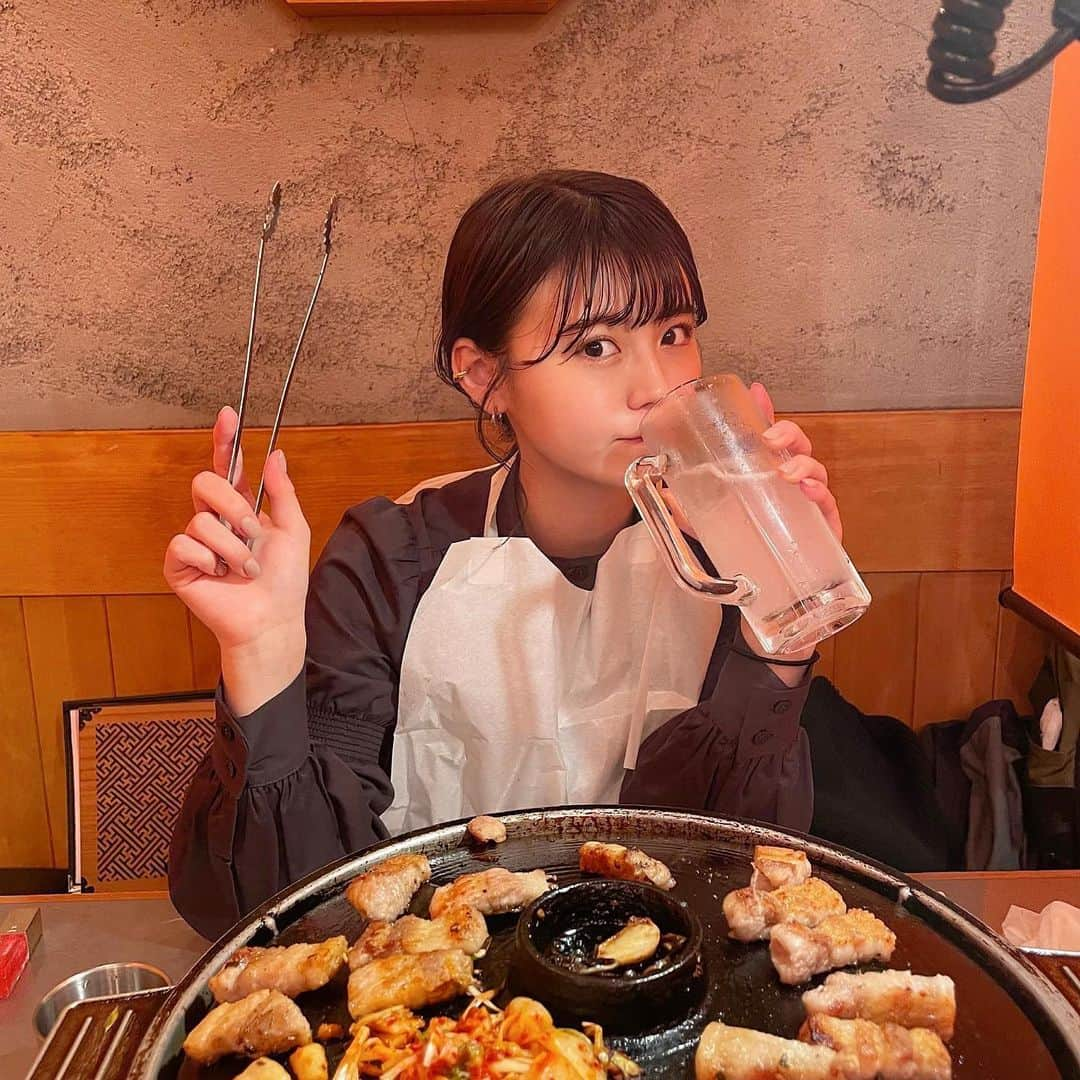 井口綾子さんのインスタグラム写真 - (井口綾子Instagram)「ほのちゃんが撮ってくれた📸 @hnk_o23   サムギョプサル大好き〜🥰 焼肉もサンチュとキムチ巻いて食べるのが好き🥺」11月18日 17時50分 - ayako_inokuchi