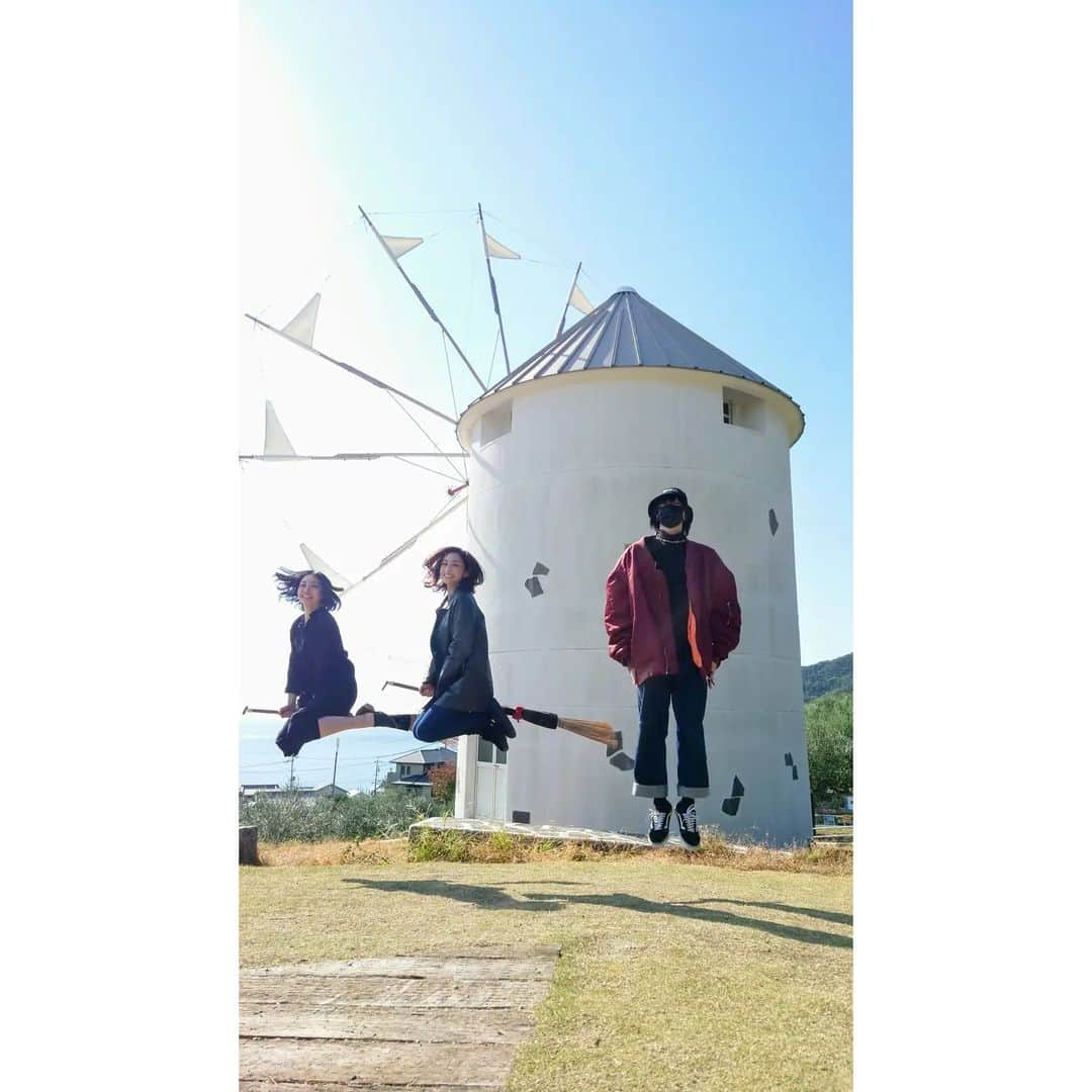 Yukiさんのインスタグラム写真 - (YukiInstagram)「I had a great time with my family😆  家族と小豆島旅行の思い出♥ ほんと素敵な時間を過ごせました🙏🏻  #小豆島 #family #siblings  #vacation  #魔女の宅急便  #witch #wizard」11月18日 18時38分 - d_drive_gt_yuki