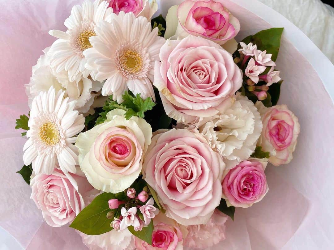 大野いとのインスタグラム：「素敵なお花いただきました。💐 ありがとうございます☺️ 嬉しい💕」