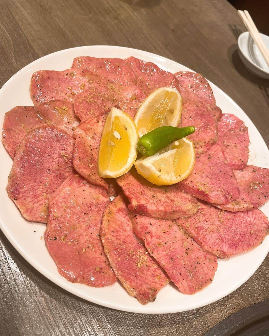 あおい夏海さんのインスタグラム写真 - (あおい夏海Instagram)「クリスマスは今年もこの人と🥩‪🍧予定でーす❤️ 来月の打ち合わせ兼ねて先日焼肉へ❤️‍🔥 アーティストのMAIKOちゃん @maiko_insta311 とはじめまして❤️ お肉が美味しすぎた😍❤️ MAIKOちゃんのライブ早く行きたいなぁ(*^^*)   #あおい夏海 #竹村真琴 #焼肉  #MAIKO #焼肉好きな人と繋がりたい  #ゴルフ女子 #今年もクリスマスイブはこの人と（笑） #女子会 #肉食女子」11月18日 19時01分 - natsumi.aoi