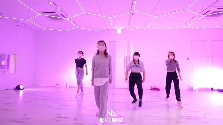 彩月つくしのインスタグラム：「💰Money💰#blackpink #lisa 💸  teacher→@marina__tanaka ✨  私は左後ろでblack Tシャツを着て踊ってます🖤  今までHiphopを踊ったことなかったけど本当に楽しい！  先生のyoutube見て極めます。  I'm dancing at the far left with black t-shirt. @blackpinkofficial  @xlisa_olivex  #kpop #kpopdance  #money #moneydancechallenge #hiphop #ブラックピンク#リサ」