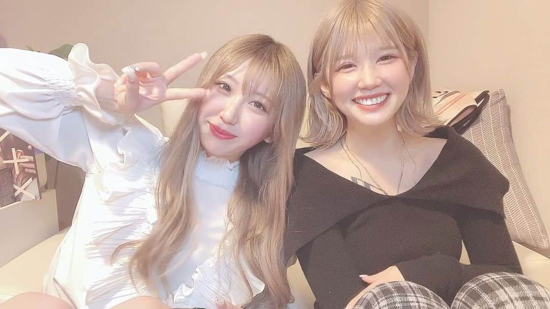 涼宮琴音のインスタグラム：「はなちゃん @yamamotohana_  がおうちに来たよ👼🌟 ・ YouTubeコラボさせてもらったよう🦄🌸動画UPされるから、チャンネル登録して待っててください🥰👌💗 ・ https://youtube.com/channel/UCpYUoAwQ35gfB-fUTlMnOlQ」
