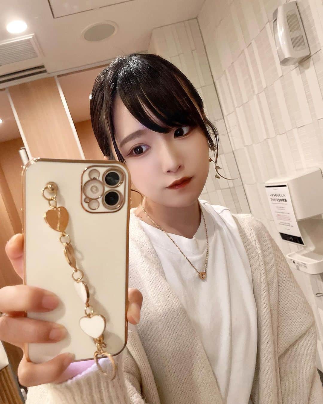 のインスタグラム：「・ ・ ・  髪束ねれるくらい伸びたよ‪ᯅ̈.ᐟ.ᐟ  今めっちゃいい感じのボブ♡♡」