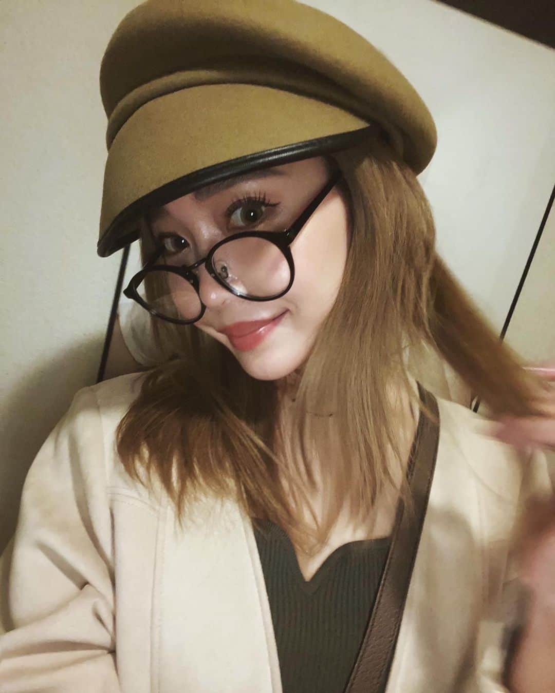 のインスタグラム：「先日 @sbc.kyoto にお邪魔して美肌治療を決行🌷 施術していただいた土田先生 @sbc_tsuchida をはじめ、スタッフの皆さんがとても親切で安心してお任せできました🦋  他の患者さまのプライバシーの問題があるので撮影出来なかったですが、院内が広々で、待合室がリラックス出来る空間になっていて お買い物のついでに♪気軽に行けるような好立地にあるのですごーくオススメです♡  いま髪色もお気に入りだし あらゆる美容モチベーションがますます高まる😮‍💨 @sbcbeauty_official  ↓ ↓ ↓ @sbcbeauty_ope_official をフォローすると3000ポイント配布しているそうです🤲 12月15日まで限定✍️  #PR #美肌と言えばSBC湘南美容クリニック #最安値と言えばSBC湘南美容クリニック #美容整形と言えばSBC湘南美容クリニック #SBC湘南美容クリニック京都院 #湘南美容グループ代表相川佳之 #プチ整形 #美容整形 #美容クリニック #毛穴 #小顔 #整形 #美容医療 #美容皮膚科」