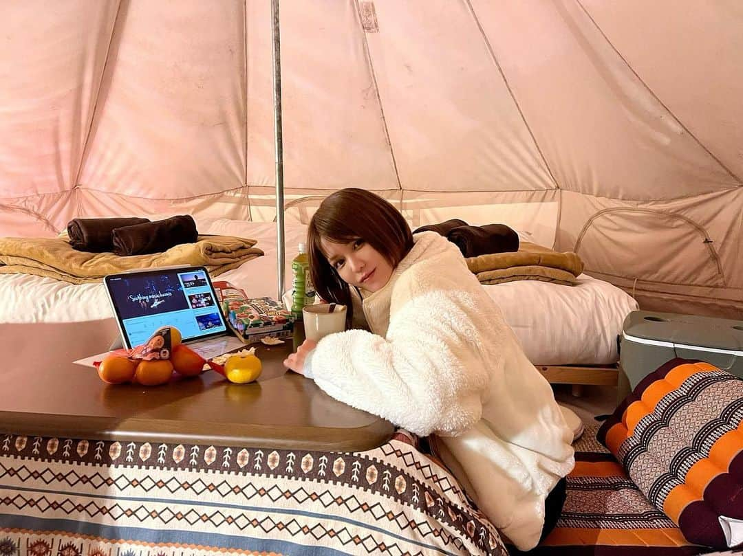 ななぴさんのインスタグラム写真 - (ななぴInstagram)「🏕  初めてグランピングしました！ こたつあって全然寒くなかった😳 天気も最高でした！😍  嘘みたいに綺麗な富士山。しあわせ！！  #dotglamping #グランピング　#ドットグランピング　#富士山　#アウトドア　#女子旅　#国内旅行　#ugg」11月18日 20時21分 - __nanapgram__