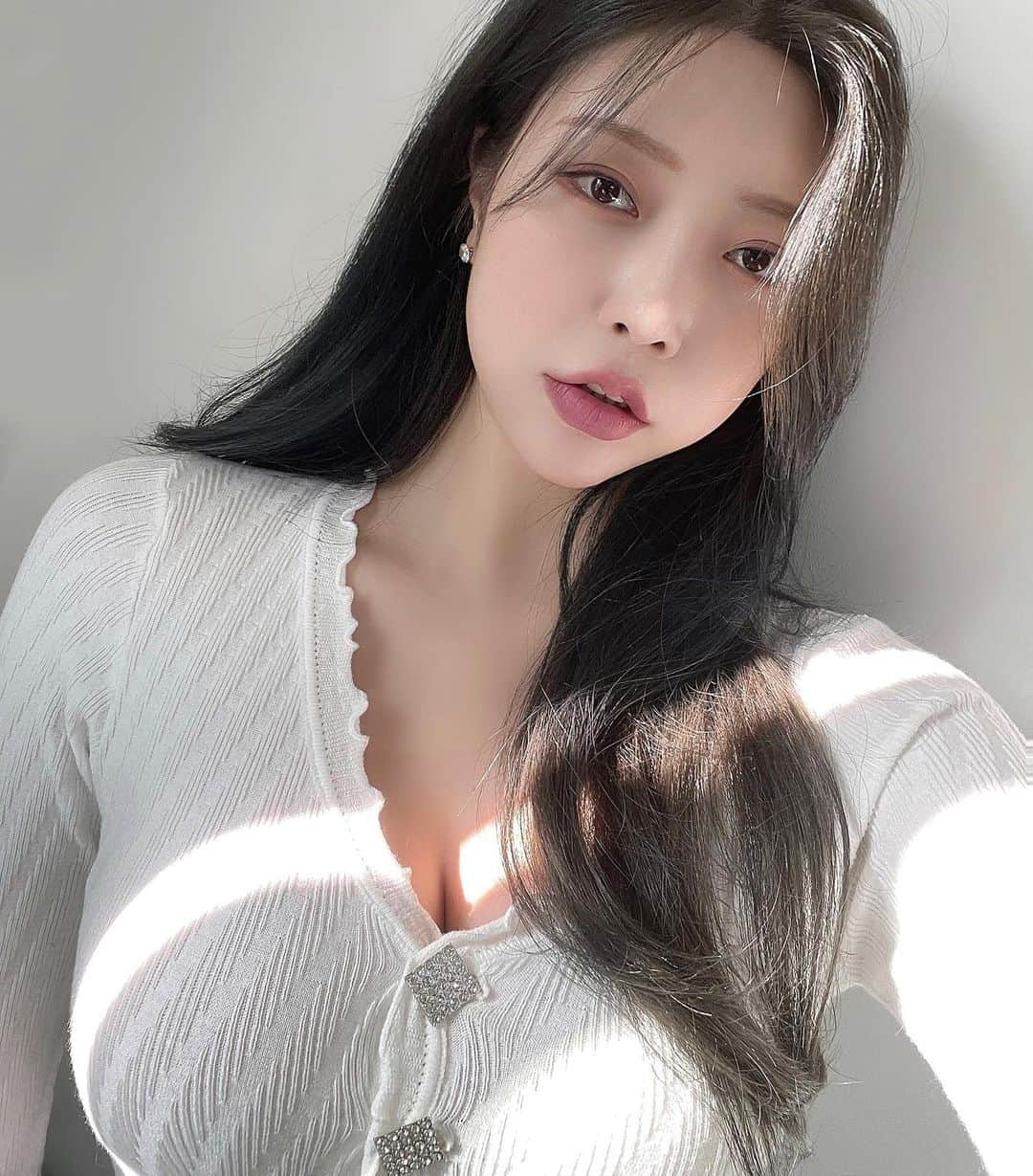 Choi Somiさんのインスタグラム写真 - (Choi SomiInstagram)「ɢʟᴀɴᴅᴇʀ🤍」11月18日 20時48分 - cxxsomi