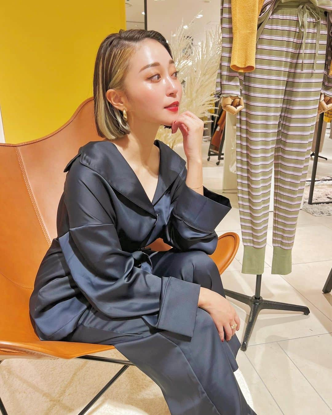 梅谷安里さんのインスタグラム写真 - (梅谷安里Instagram)「山田優さんのブランド YumのPOPUP STOREへ🌈 @stylevoice_official  大人っぽいデザインのルームウェアがタイプでした❤️ カジュアルなデザインのものもあったよ❤️ ✔️POPUPは23日まで😋 #stylevoice #yum#shopping #阪急うめだ本店POPUP開催中」11月18日 20時52分 - anriworld